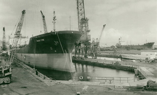 Esso Tyne in the Duke of Edinburgh Dry Dock in 1990